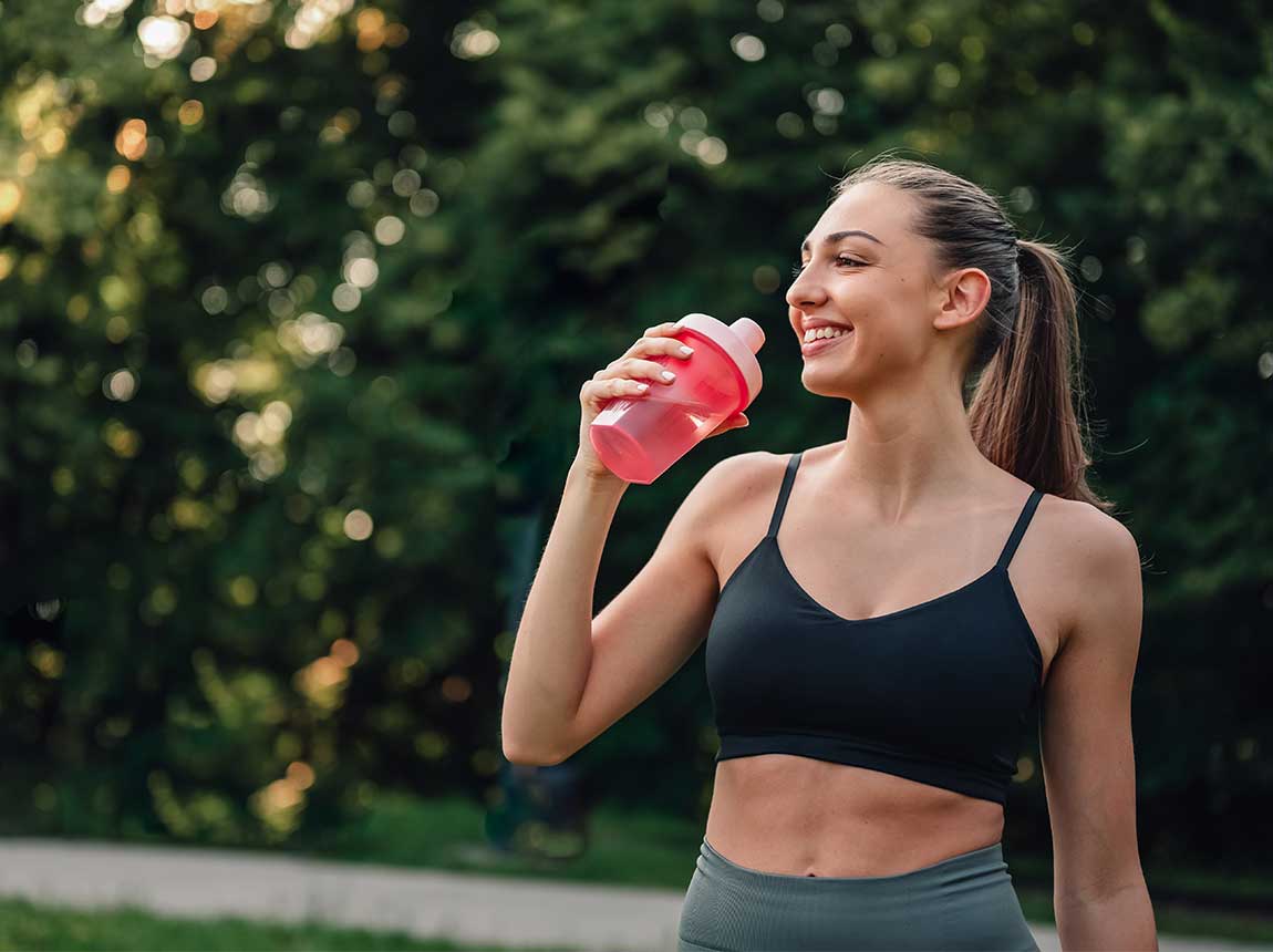 Women &ndash; staying hydrated on hot days