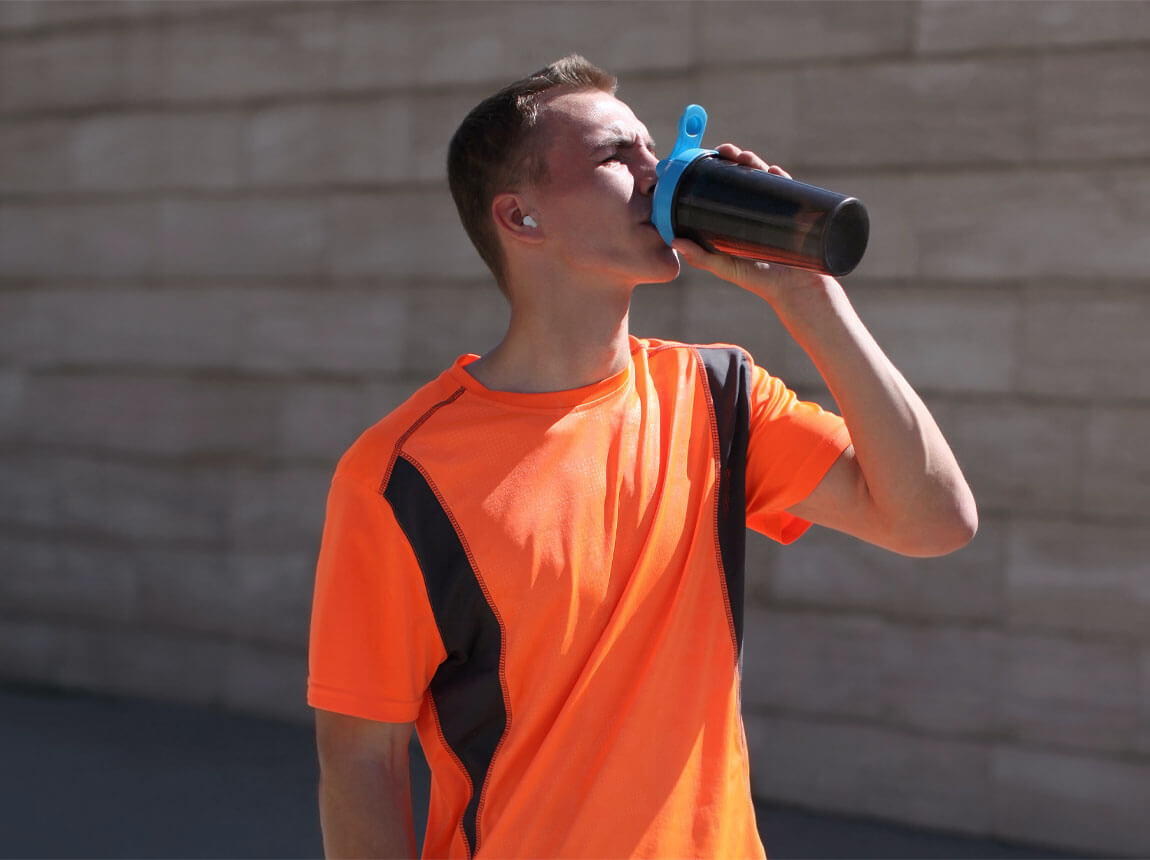 teenager, protein shake 