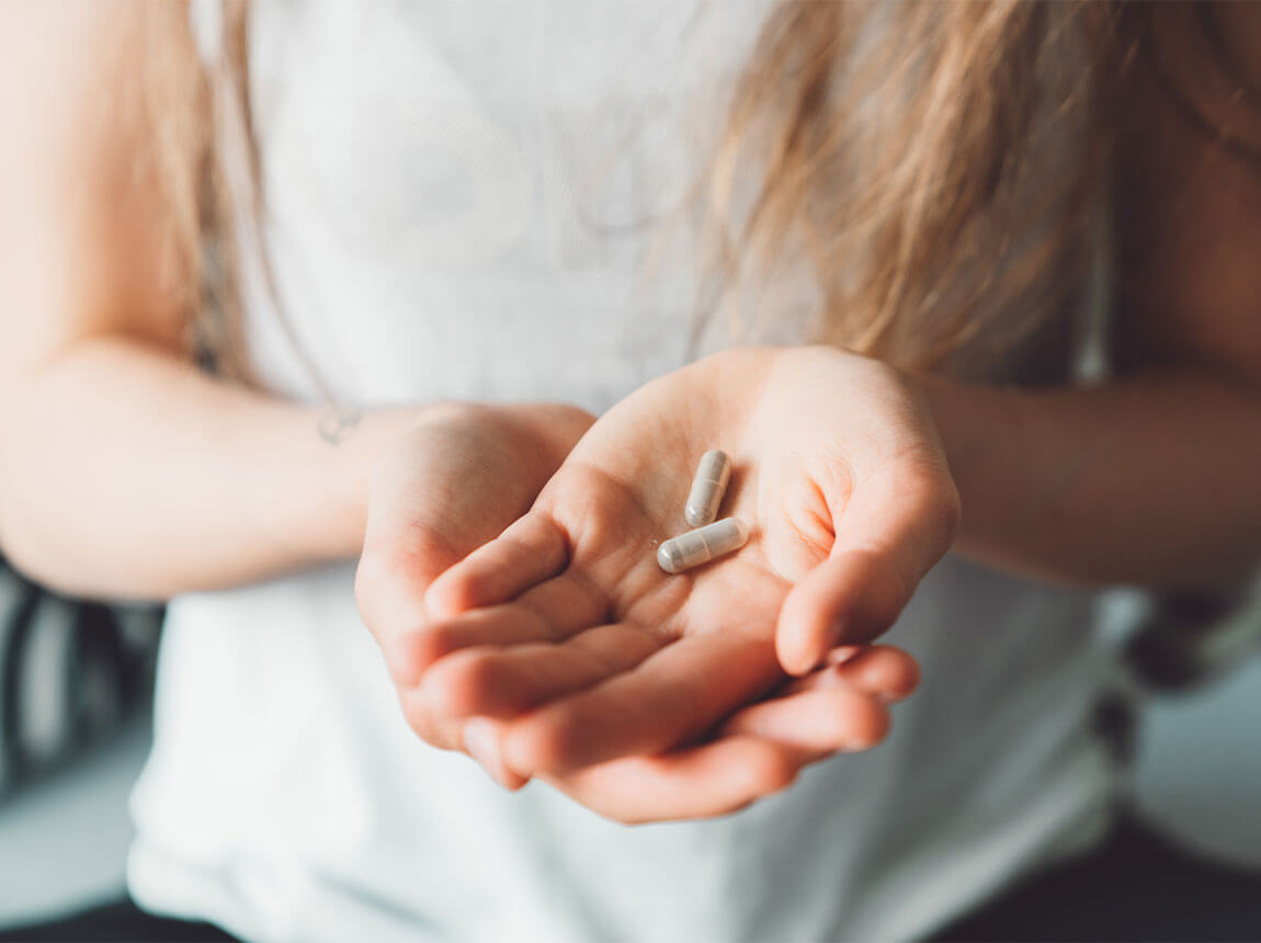 woman - magnesium capsules