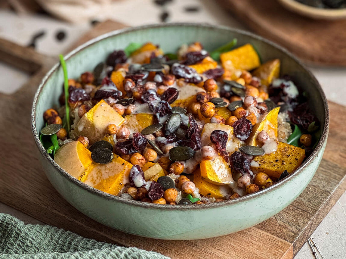 salad with pumpkin, quinoa and chickpeas