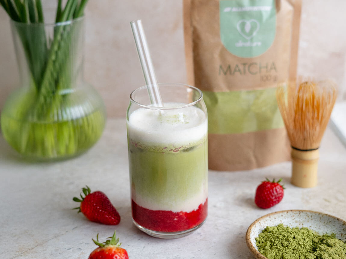 truskawkowe ICE MATCHA LATTE