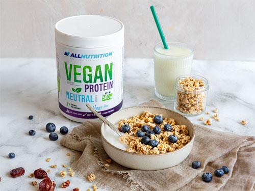 Recipe for vege-granola with blueberries and coconut yoghurt