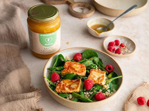 A recipe for a spring salad with asparagus, halloumi and raspberries