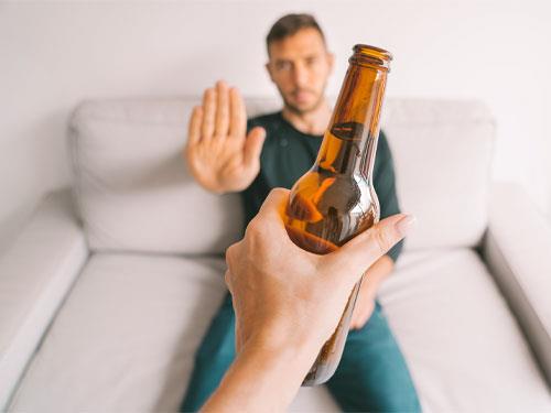 Can you drink alcohol while taking creatine?