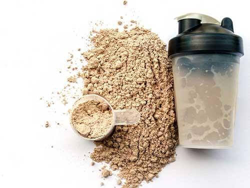 Whey and soya proteins and the effects of training