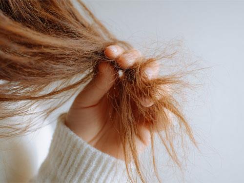 Does vitamin B12 affect hair?