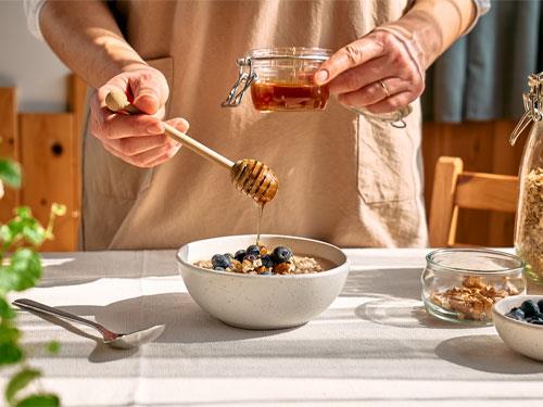 How does honey affect colds?