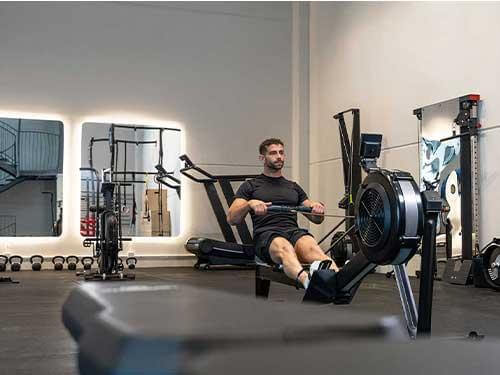 HYROX or CrossFit – which to choose? A comparison: pros and cons