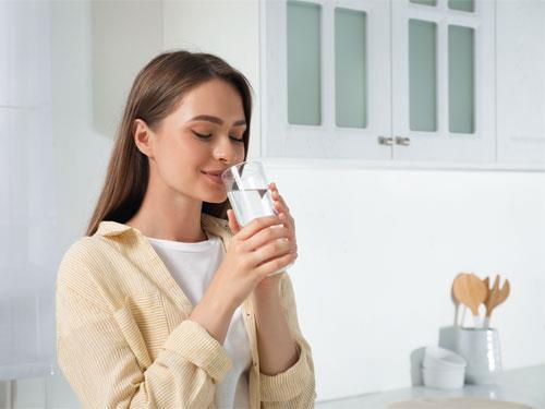 How much water should you drink each day? How can you keep your body hydrated?