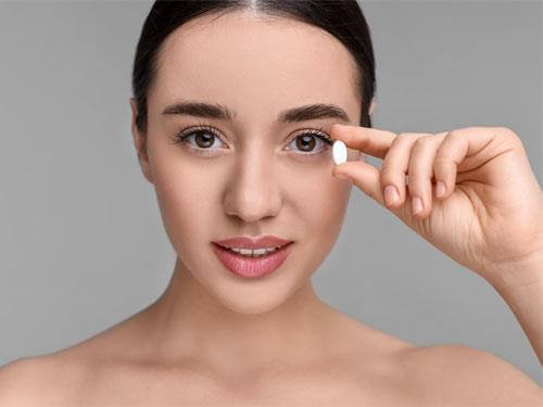 Should iron be taken in the morning on an empty stomach?