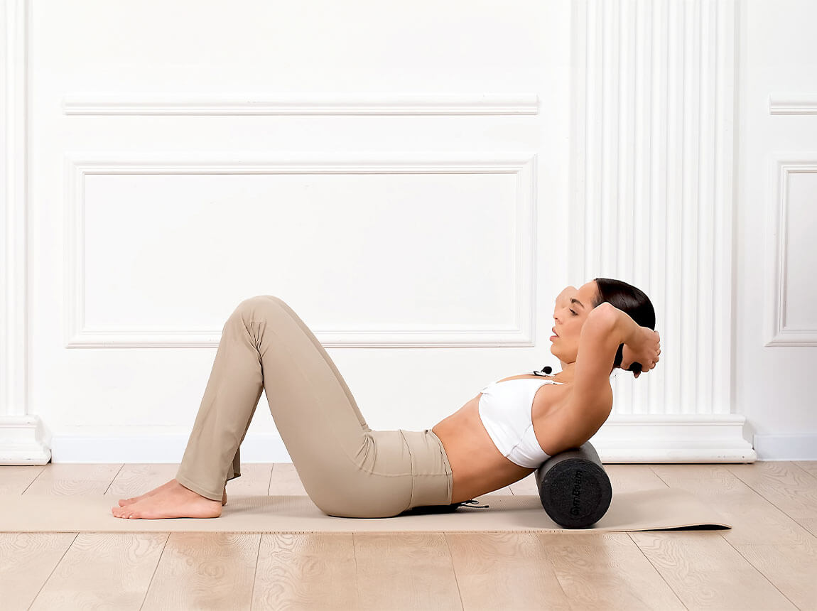 woman &ndash; body rolling, training