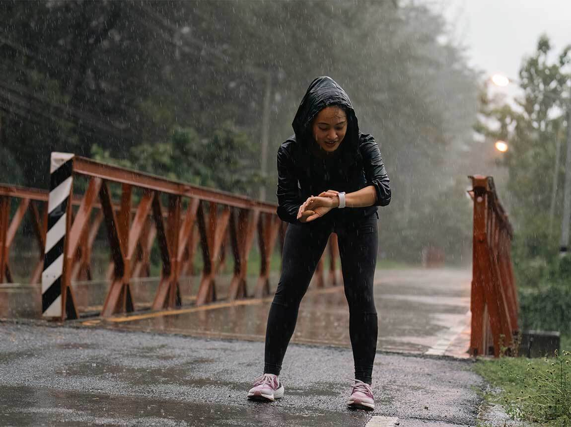 woman &ndash; resting during exercise